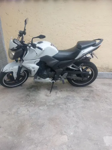 Vendo ou troco por carro... uno( 93) pode incluir na troca por carro de 16.000 ou menor