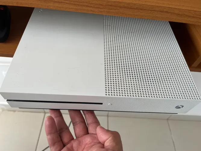 Xbox one s 1tb 2 controles