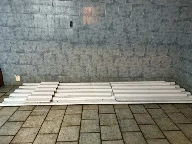 Vendo telha tripezoidal dupla face com isolamento acústico e isolamento térmico 