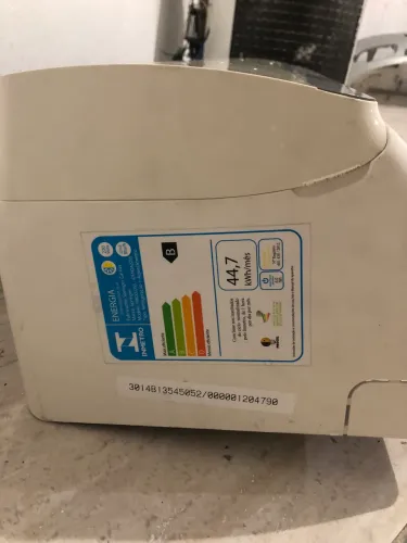 Ar-condicionado split 18 falta alguns reparo