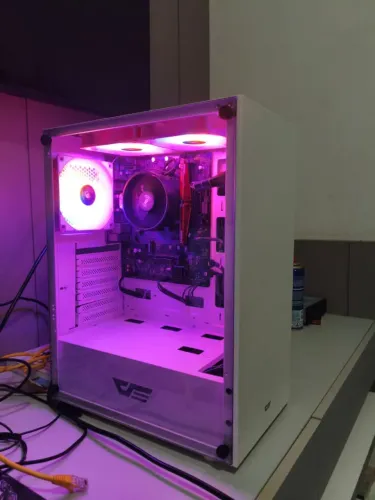 Pc gamer Leia a descrição