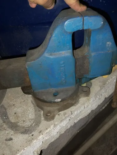 Lindo torno de bancada, por R$ 400 reais