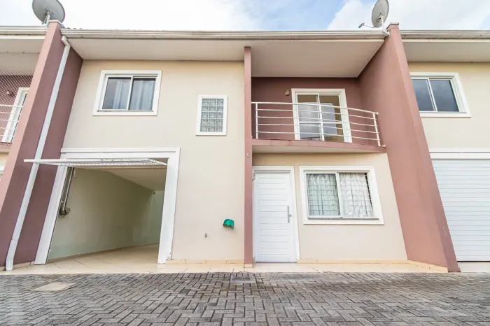 COND. RESID. DE PAULA - Sobrado com 03 dormitórios para alugar - R$ 3.500,00 liq / mês + t