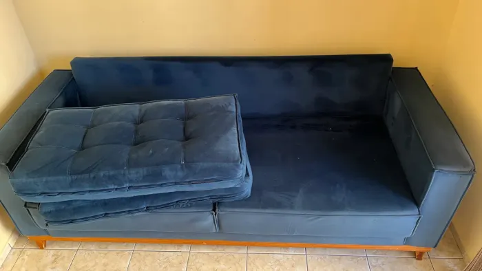 Vendo sofá 03 lugares