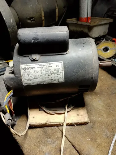 Motor nova monofásico de gaiola 1/2 CV 110 podendo mudar trocando os fios