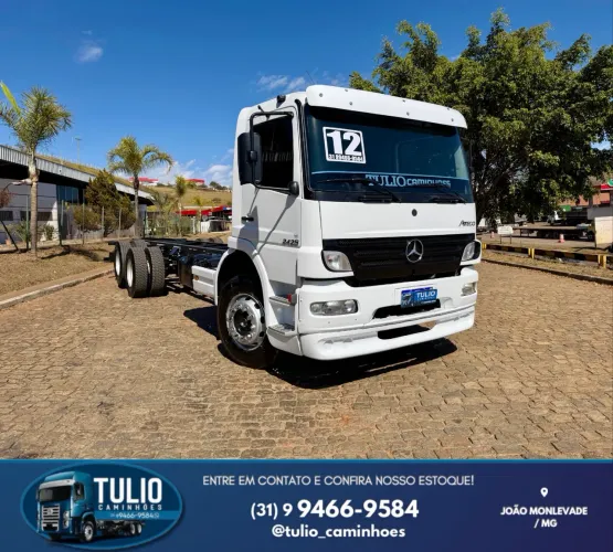 Caminhão truck mb 2425 ano 2012