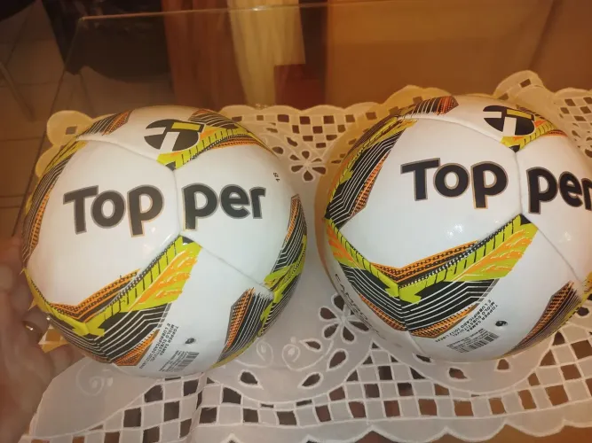 Bola oficial profissional Topper campo (100,00 valor por bola).