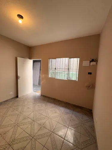 Casa 3 Cômodos Recém-Reformada com Internet Grátis no Parque Paraíso