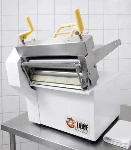 Cilindro Laminador de Massas Elétrico marca Lieme 220v- 12x $131,75 no cartão de crédito