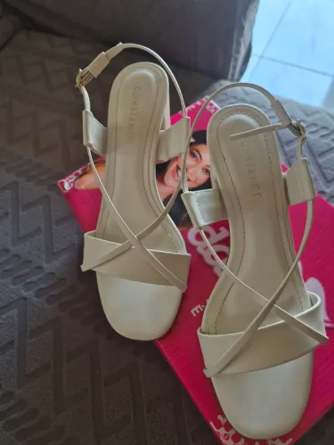 Sandália elegante usada apenas 1 vez