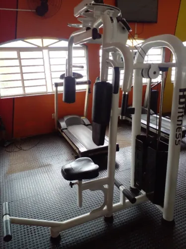 Peck Deck Musculação