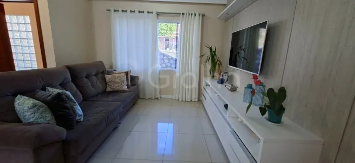Casa de 80m² na Costeira do Pirajubaé