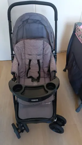 Carrinho de Bebê Cosco em ótimo estado