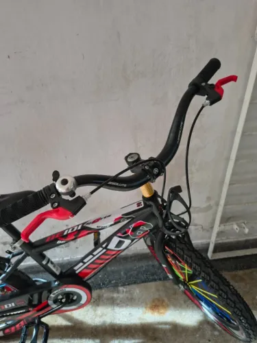 Bike Aro 20 c/ rodinhas