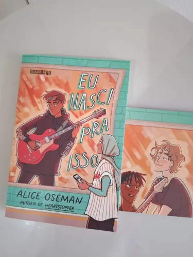 livro eu nasci para isso - alice oseman (acompanha pôster)
