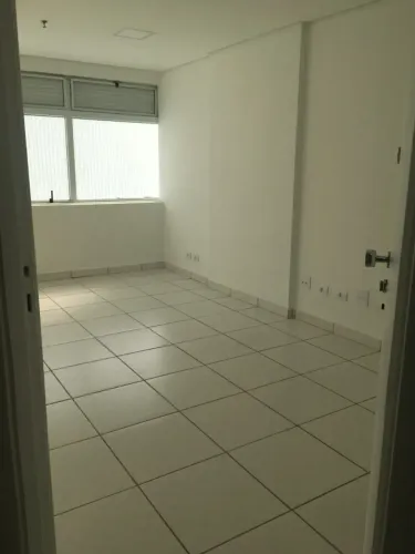 Casa para venda possui 29 metros quadrados em Cerqueira César - São Paulo - São Paulo