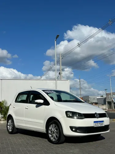 Volkswagen Fox 1.0 MI Total Flex 8V 3P 2014
