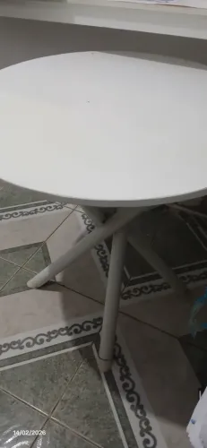 Mesa redonda de 4 lugares de mármore 