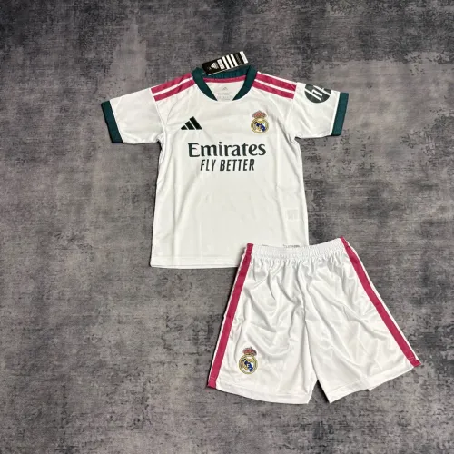 Conjunto infantil do Real Madrid 26/2027 - Pronta entrega