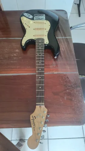 Guitarra Squier Mini made Indonésia