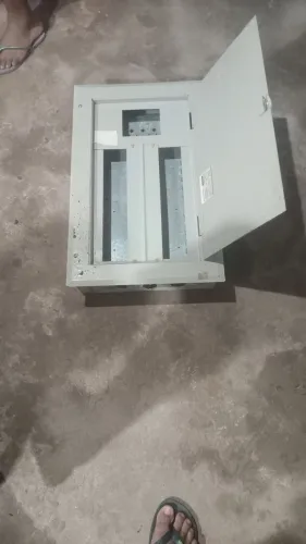 Quadro de distribuição trifásico