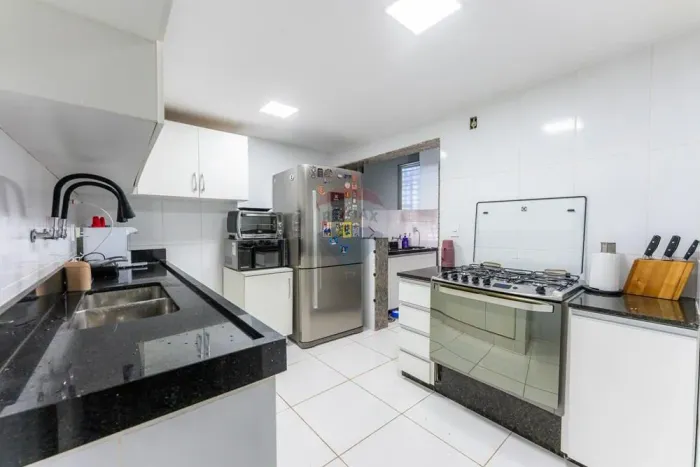 Apartamento 3 Quartos 1 Suíte com 1 vaga de garagem subsolo e DCE a venda na SQS 315 Asa S