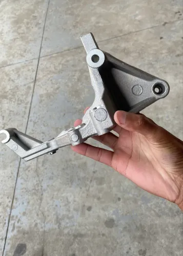 Vendo Suporte Alternador HR 8V