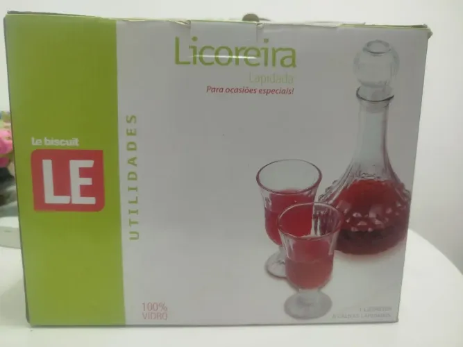 Conjunto de 8 copos de vidro e licoreira - novos