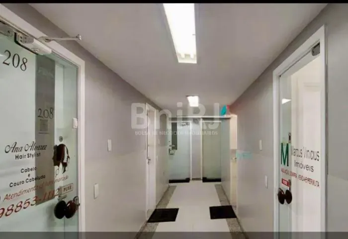Sala Comercial à Venda no Recreio dos Bandeirantes | 32m² | Excelente Localização