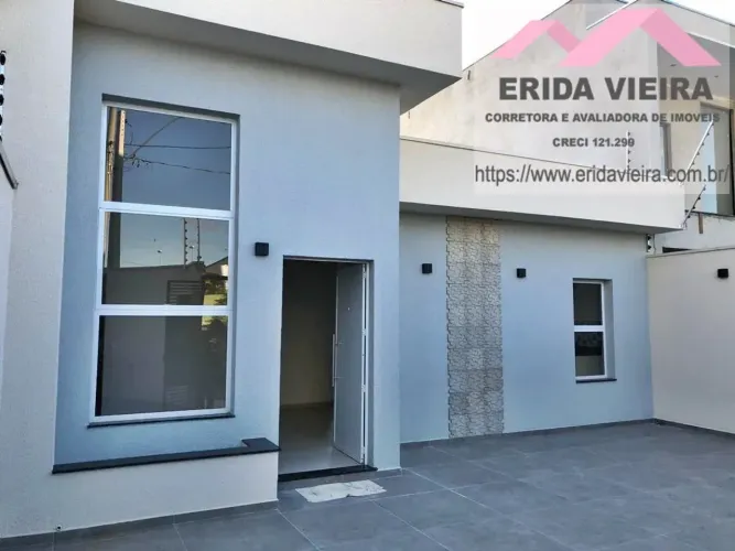 Casa para venda no Loteamento Santa Clara em Pindamonhangaba-SP.