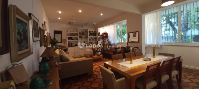 Apartamento reformado com 3 quartos (suíte) e vaga no Leblon