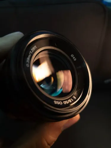 Lente Sony E 50mm f/1.8 OSS