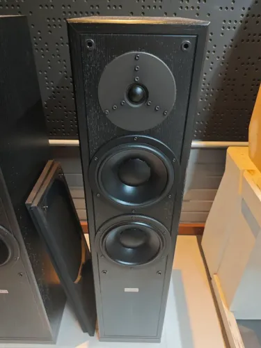 Caixa Dynaudio contour 2.8 não Elac focal b&w revel kef McIntosh Hegel tooping Gustard 