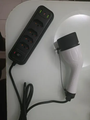 Tomada V2L Para descarregar Carro elétrico