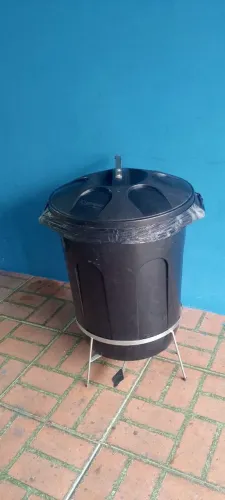 LIXEIRA COM PEDAL REFORÇADO