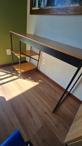 Escrivaninha Aparador Industrial 120 cm com Prateleiras - Madeira e Metal
