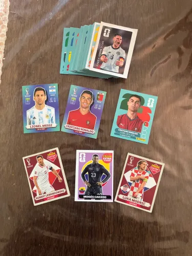 Figurinhas legends da copa 2026,2022 e figurinhas avulsas para colar