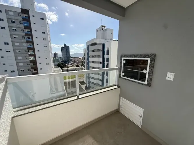 Apartamento Frente Arena Multiuso Novo com Suíte
