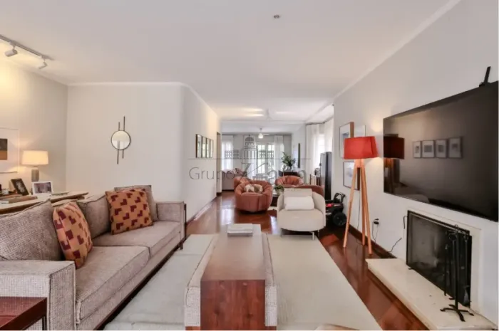 Casa em Condomínio - Morumbi - 5 Dormitórios - 463m².