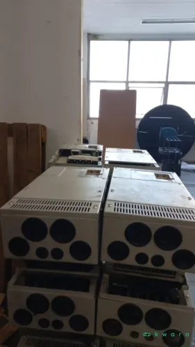 Inversor de frequência industrial A1000 50 CV (37KW) 380V (2 unidades)