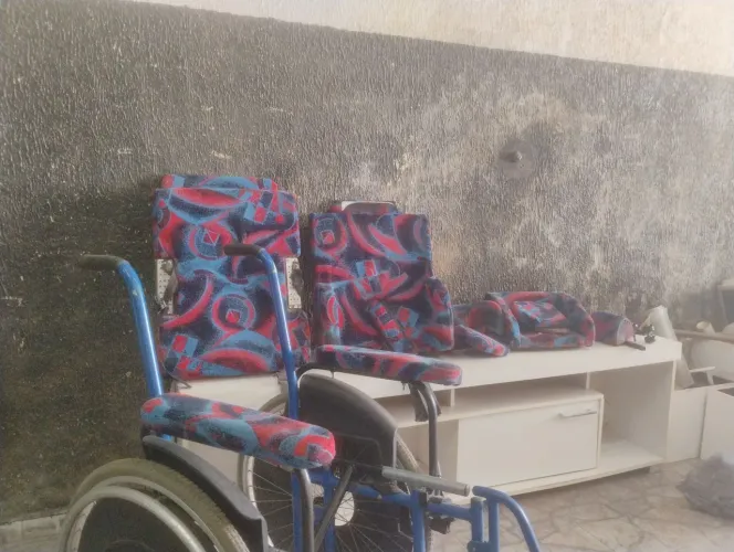 Cadeira de rodas COMPLETA