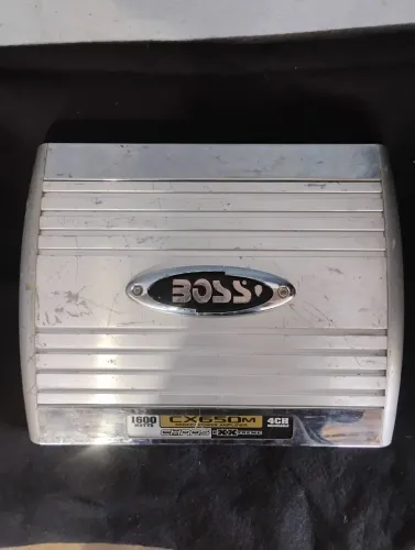 Módulo amplificador Boss chaos exxtreme Cx650 1600w 4 canais.