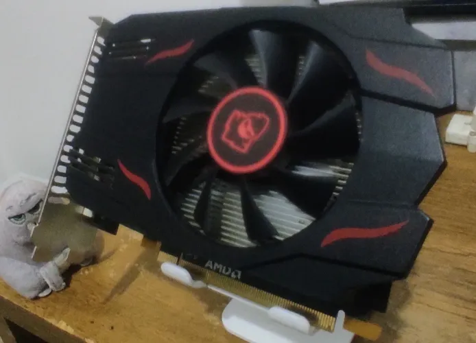 Placa de vídeo Rx550 (Liga e não dá vídeo)