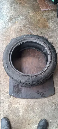 Pneu aro 225/55R18
