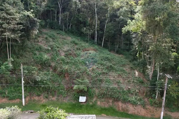 TERRENO À VENDA COM 1.109 M2, CONDOMÍNIO CISNE BRANCO EM NOVA FRIBURGO RJ, POR R$339.000,0