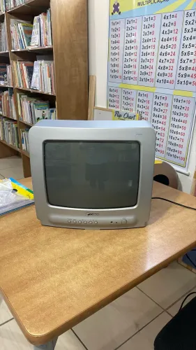TV Antiga (Funcionando)