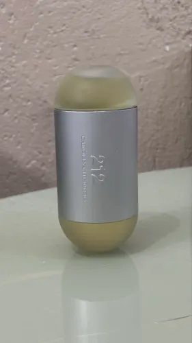 PERFUME IMPORTADO Carolina Herrera 212 Nyc Feminino Eau De Toilette