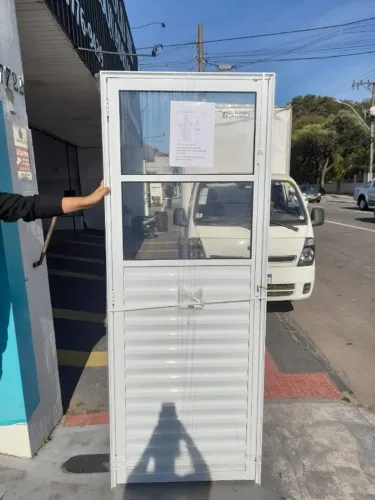 PORTA COM VIDRO FIXO BRANCA 70CM OU 80CM