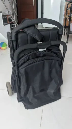 Carrinho de bebê Yupi Voyage imperdível 