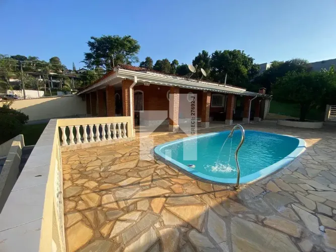 Chacara à venda ou permuta com 2 dormitórios, piscina e espaço gourmet, - 1075m² totais - 